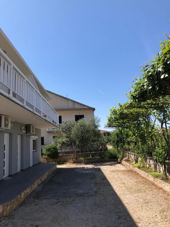 Apartmani Bolero - Obiteljski Odmor Vodice Extérieur photo