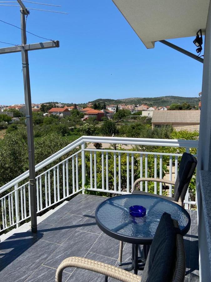 Apartmani Bolero - Obiteljski Odmor Vodice Extérieur photo
